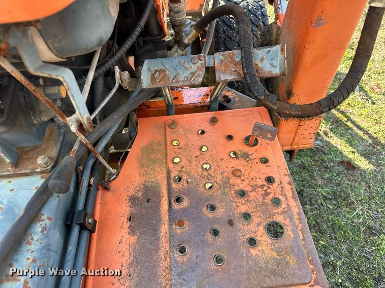 image for item LK9693 Kubota B7200D  MFWD tractor