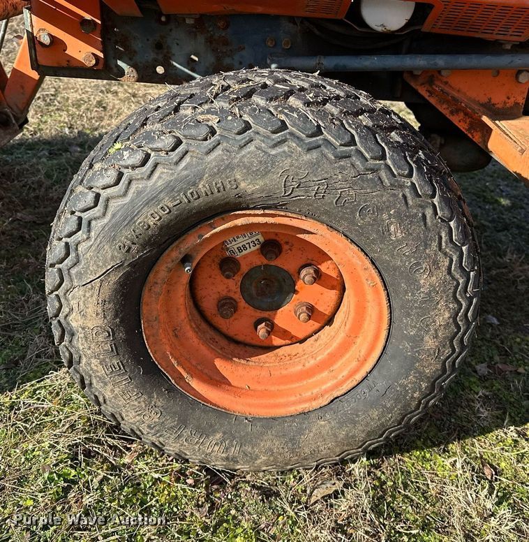 image for item LK9693 Kubota B7200D  MFWD tractor