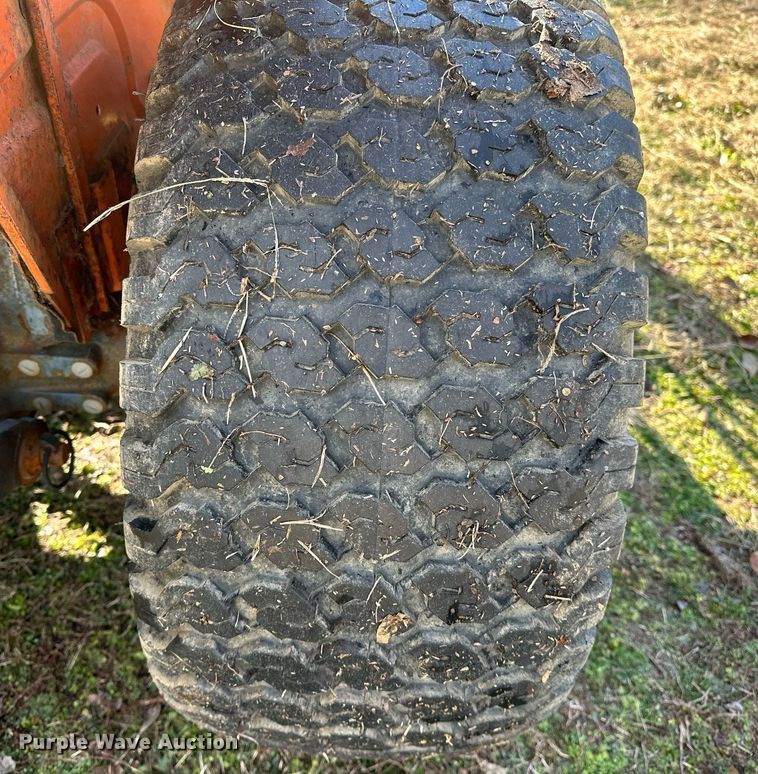 image for item LK9693 Kubota B7200D  MFWD tractor