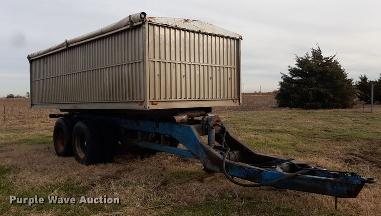 image for item LX9956 Dump trailer