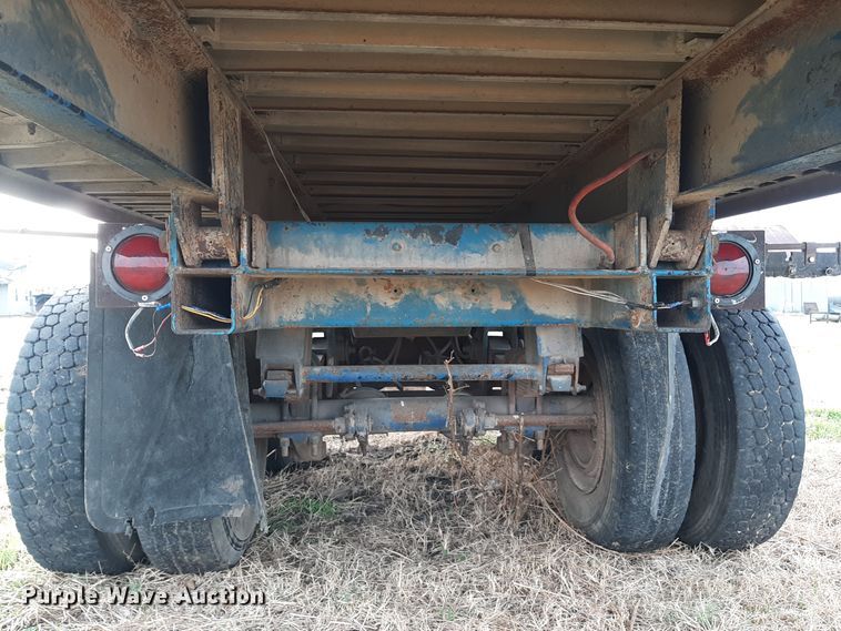 image for item LX9956 Dump trailer