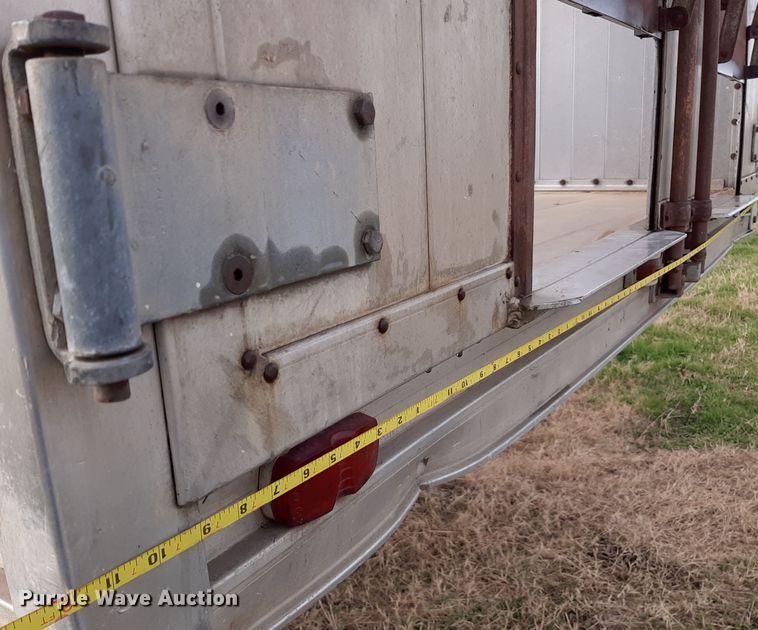 image for item LX9956 Dump trailer