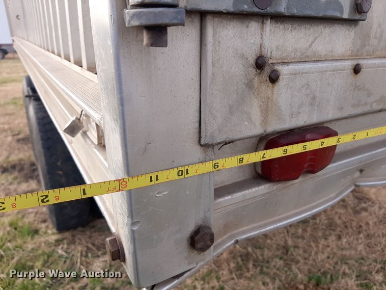 image for item LX9956 Dump trailer