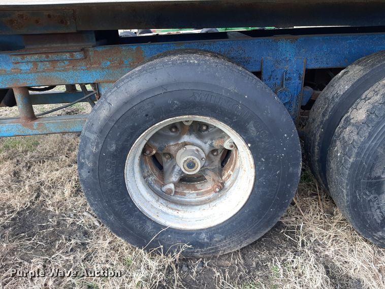image for item LX9956 Dump trailer