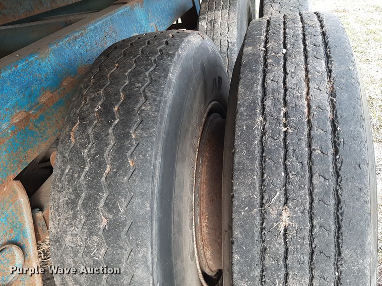 image for item LX9956 Dump trailer