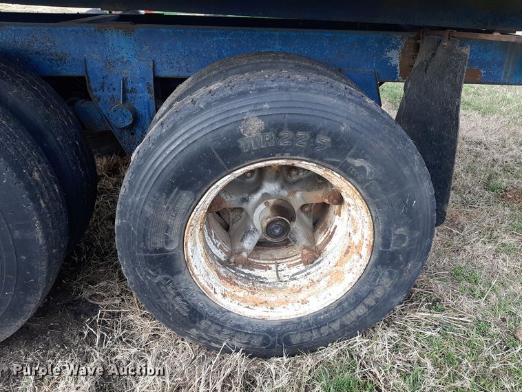 image for item LX9956 Dump trailer