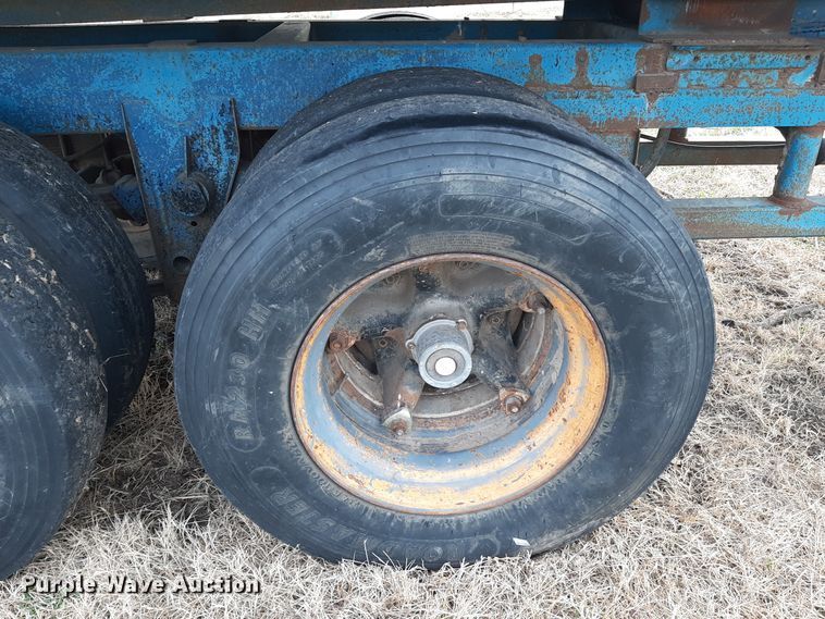 image for item LX9956 Dump trailer