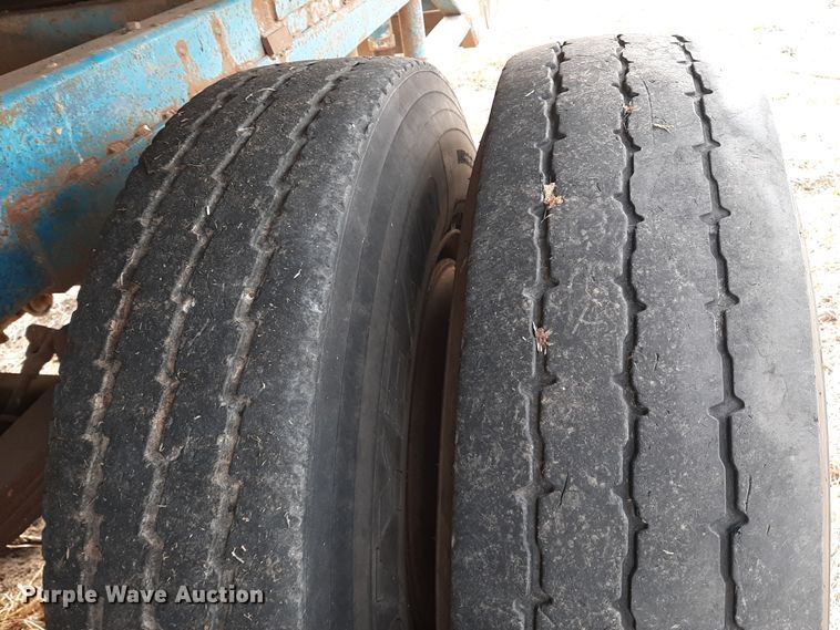 image for item LX9956 Dump trailer