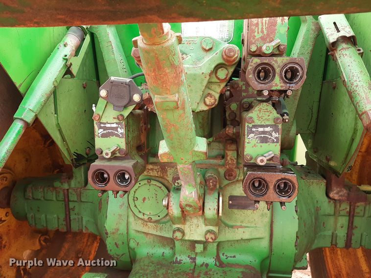 image for item LX9995 1976 John Deere 8430  4WD tractor