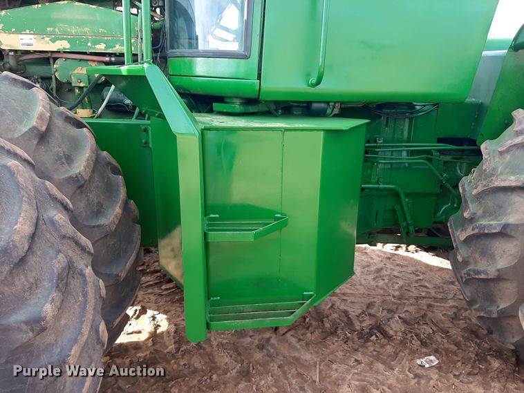 image for item LX9995 1976 John Deere 8430  4WD tractor