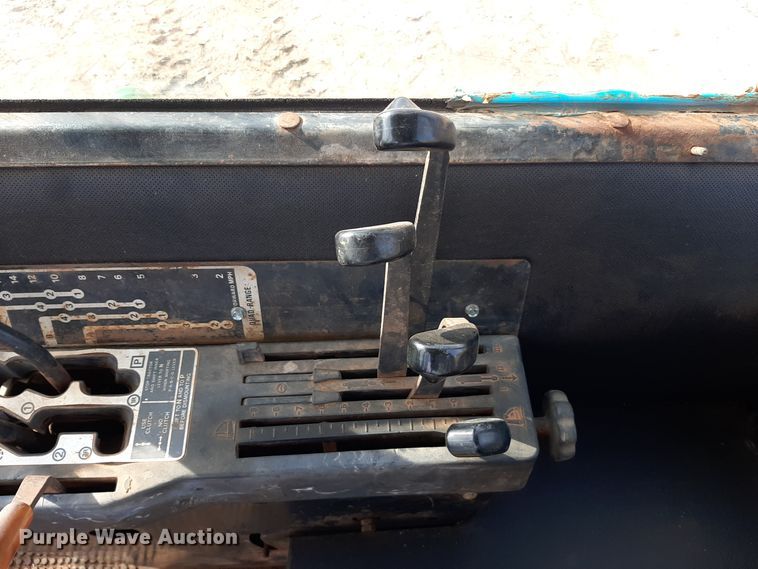 image for item LX9995 1976 John Deere 8430  4WD tractor