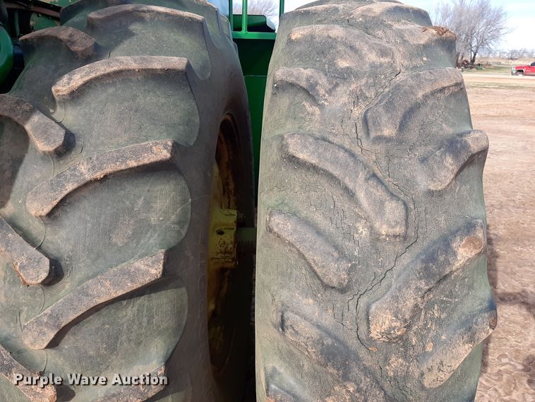 image for item LX9995 1976 John Deere 8430  4WD tractor