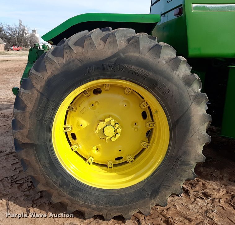image for item LX9995 1976 John Deere 8430  4WD tractor
