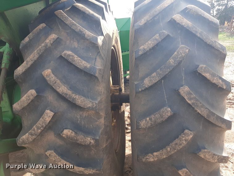 image for item LX9995 1976 John Deere 8430  4WD tractor