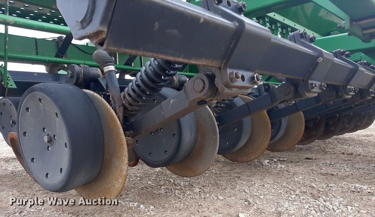 image for item LY9000 John Deere 1560  grain drill