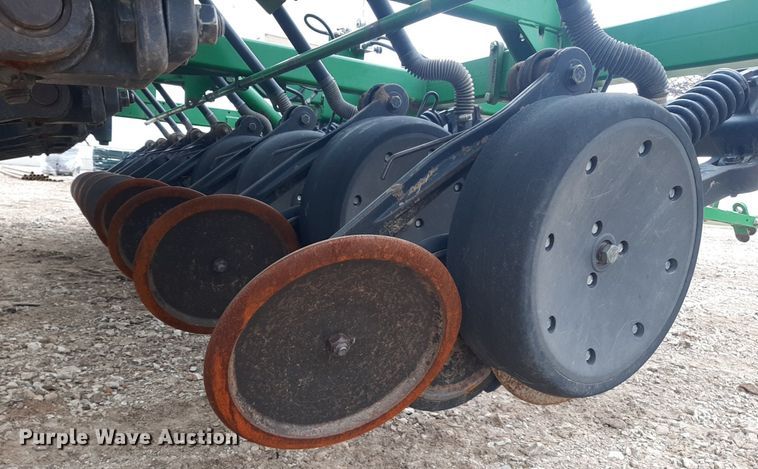 image for item LY9000 John Deere 1560  grain drill