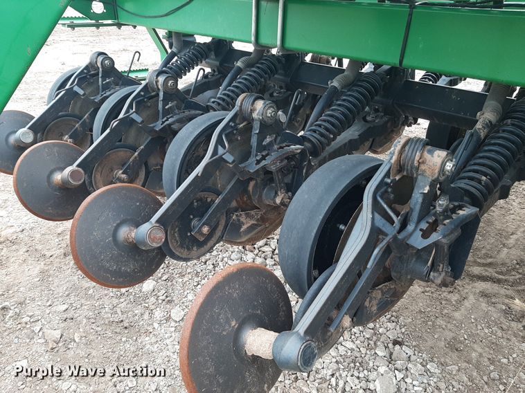 image for item LY9000 John Deere 1560  grain drill