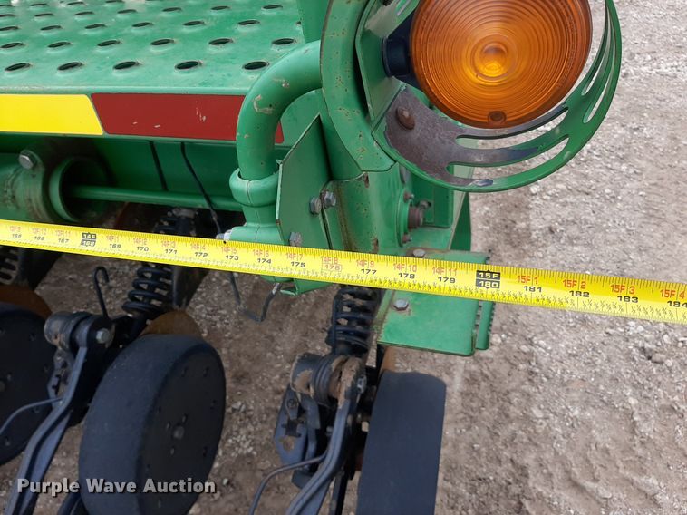 image for item LY9000 John Deere 1560  grain drill