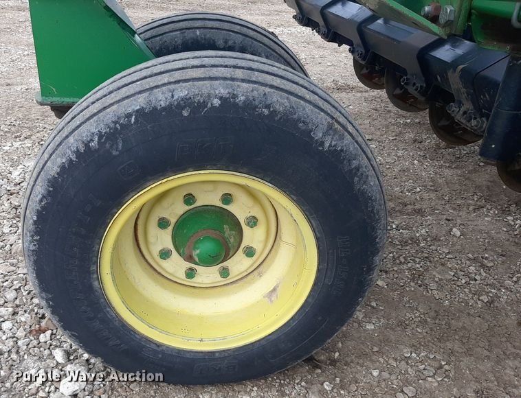 image for item LY9000 John Deere 1560  grain drill