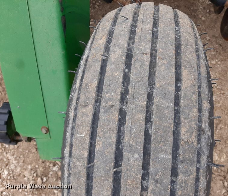 image for item LY9000 John Deere 1560  grain drill