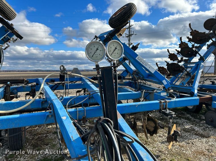 image for item NE9686 DMI Nutri-Placr 4250  NH3 applicator