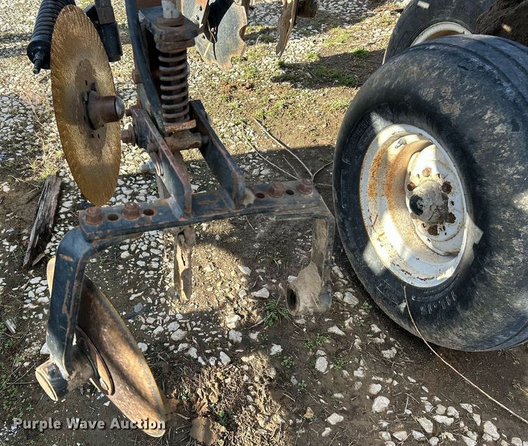 image for item NE9686 DMI Nutri-Placr 4250  NH3 applicator