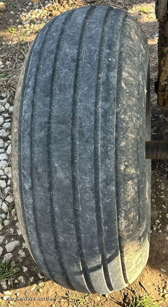 image for item NE9686 DMI Nutri-Placr 4250  NH3 applicator