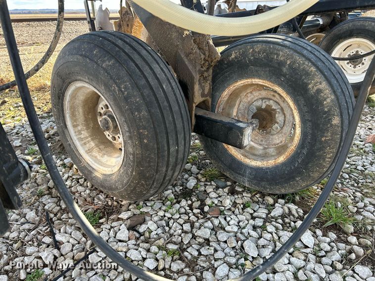 image for item NE9686 DMI Nutri-Placr 4250  NH3 applicator