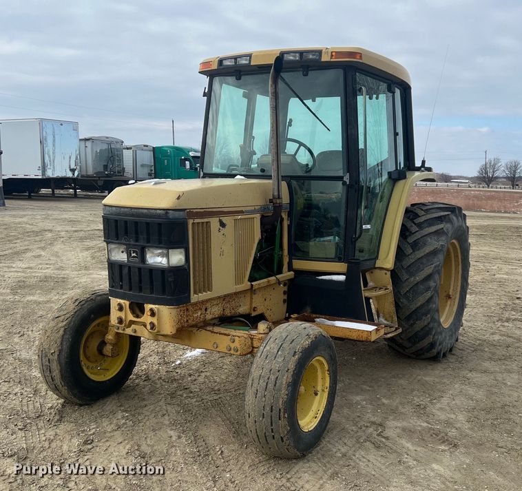 image for item NN9355 1994 John Deere 6400 tractor