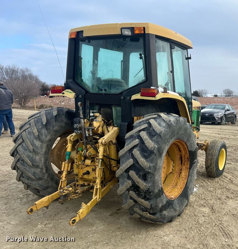 image for item NN9355 1994 John Deere 6400 tractor