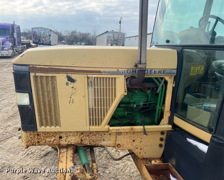 image for item NN9355 1994 John Deere 6400 tractor