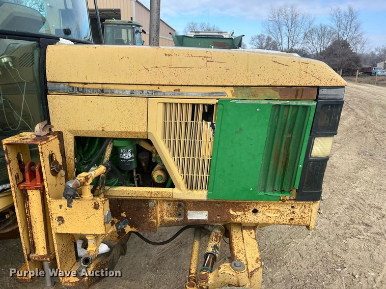 image for item NN9355 1994 John Deere 6400 tractor