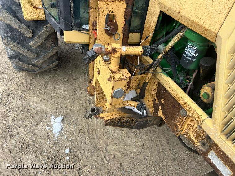 image for item NN9355 1994 John Deere 6400 tractor