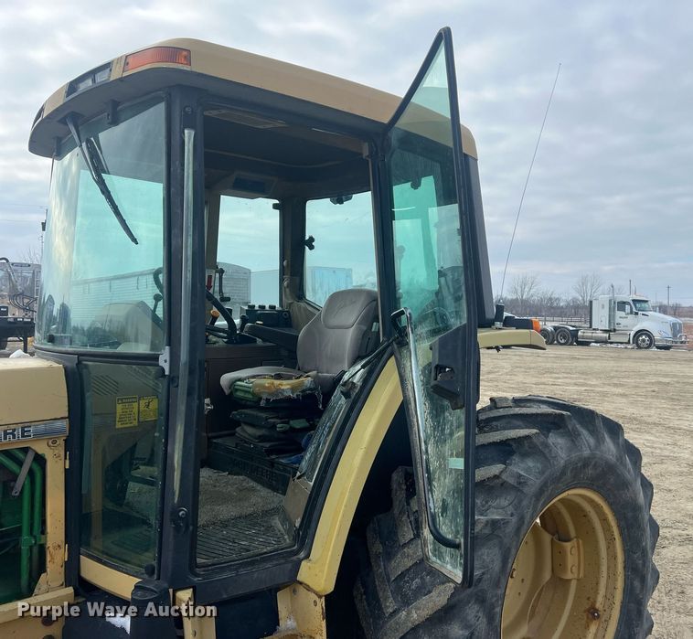 image for item NN9355 1994 John Deere 6400 tractor