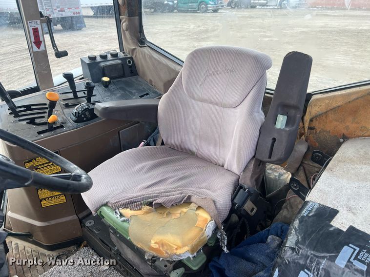 image for item NN9355 1994 John Deere 6400 tractor