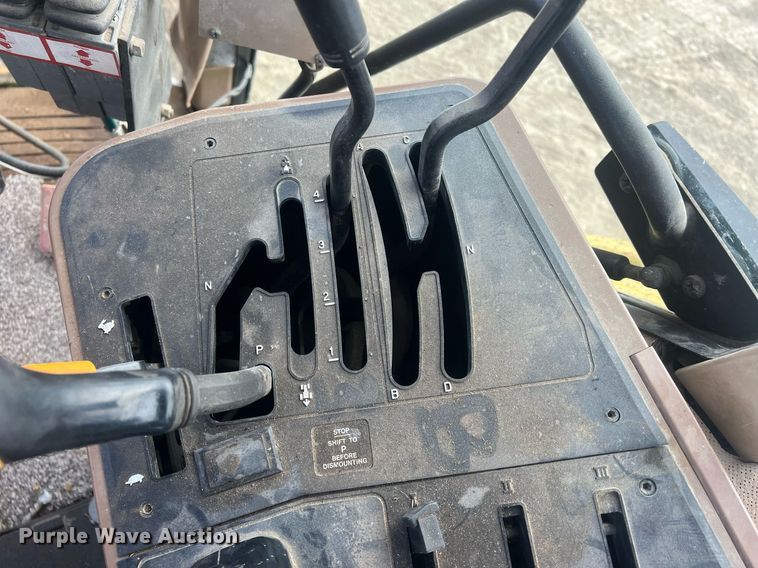 image for item NN9355 1994 John Deere 6400 tractor