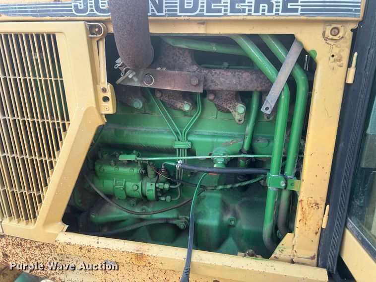 image for item NN9355 1994 John Deere 6400 tractor