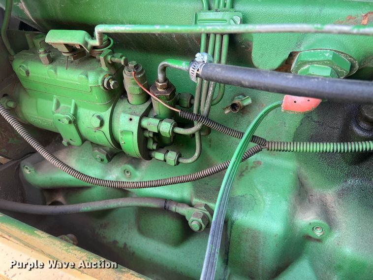 image for item NN9355 1994 John Deere 6400 tractor