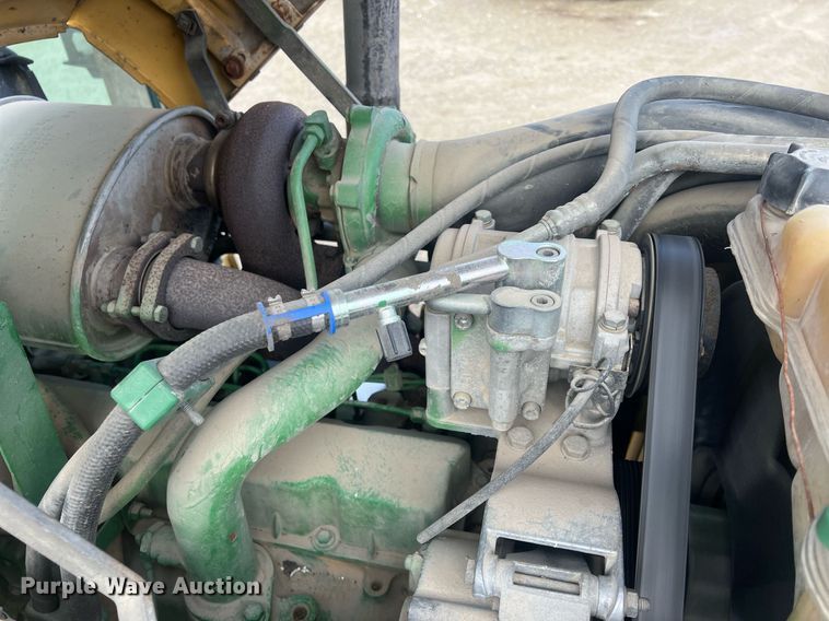 image for item NN9355 1994 John Deere 6400 tractor