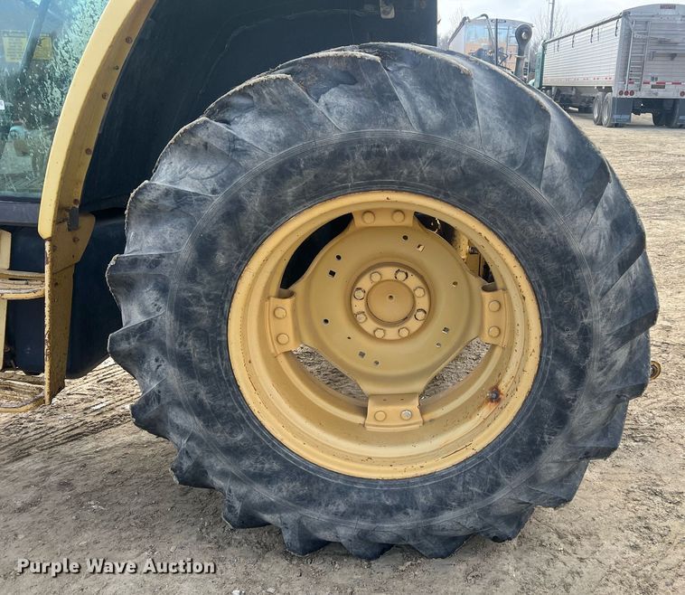 image for item NN9355 1994 John Deere 6400 tractor