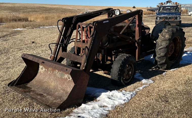 image for item NS9151 Ford 851  MFWD tractor