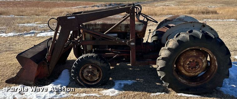 image for item NS9151 Ford 851  MFWD tractor