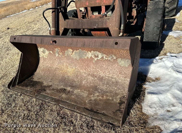 image for item NS9151 Ford 851  MFWD tractor