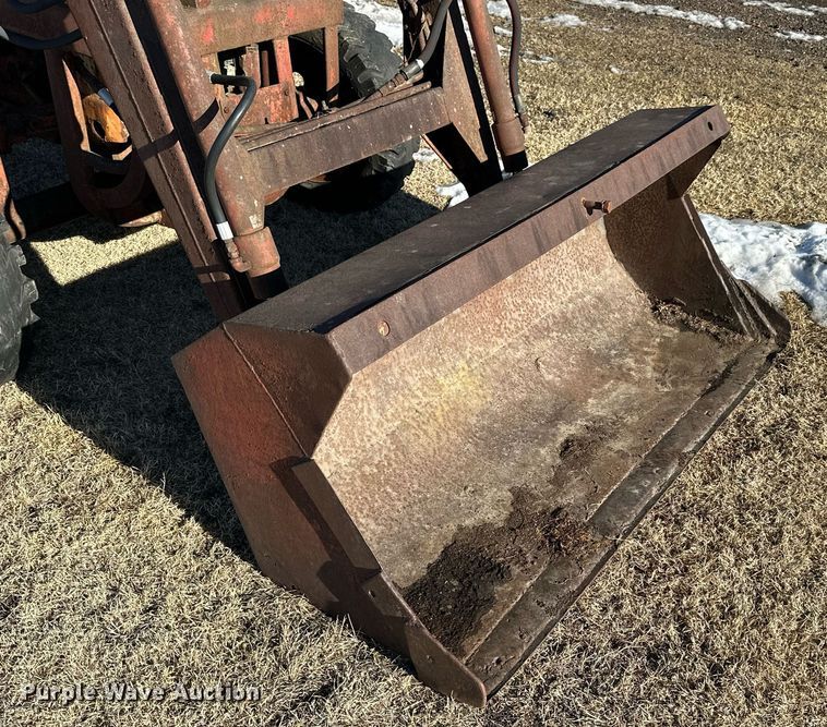 image for item NS9151 Ford 851  MFWD tractor