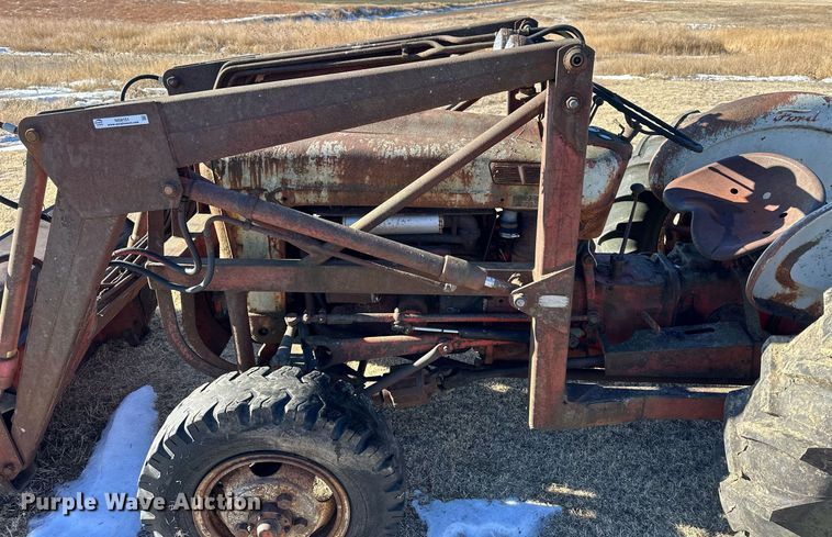image for item NS9151 Ford 851  MFWD tractor