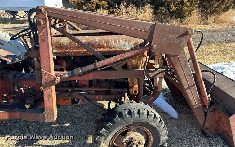 image for item NS9151 Ford 851  MFWD tractor