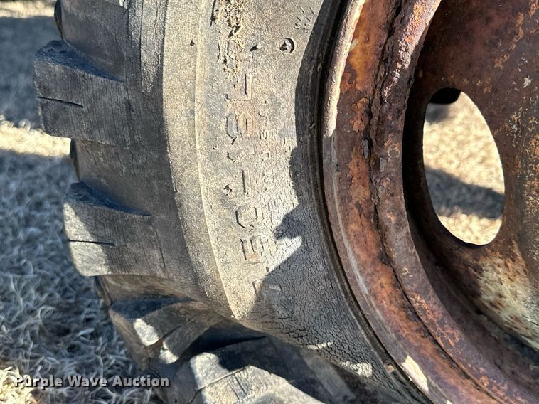 image for item NS9151 Ford 851  MFWD tractor