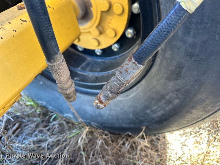 image for item NS9157 Holcomb 1200  scraper