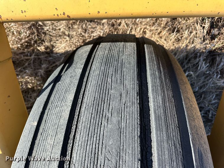 image for item NS9157 Holcomb 1200  scraper