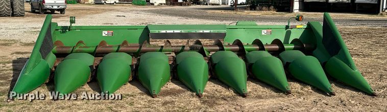 image for item OD9829 1996 John Deere 893  corn head